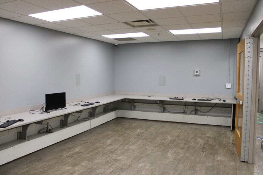 More Photos Of 501 N Shortridge Rd, Indianapolis Health Club For Sale