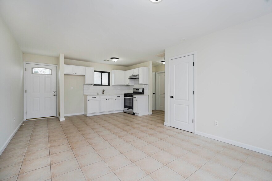 More Photos Of 21 Prall Ave, Staten Island Office Residential For Sale