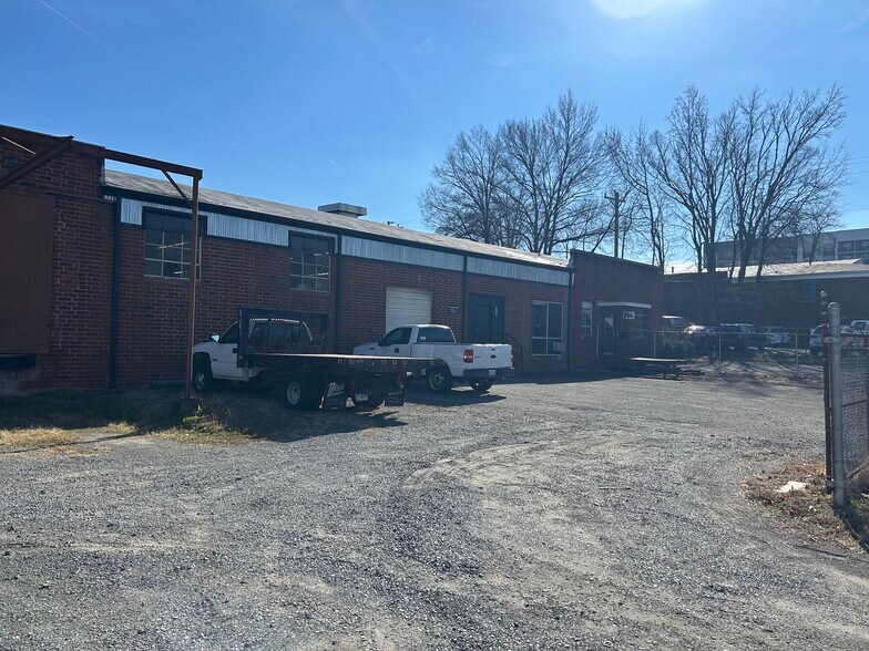 More Photos Of 3123 May St, Charlotte Warehouse For Sale