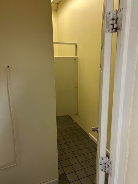 More Photos Of 2935 3rd Ave, Bronx Storefront Retail Office For Lease