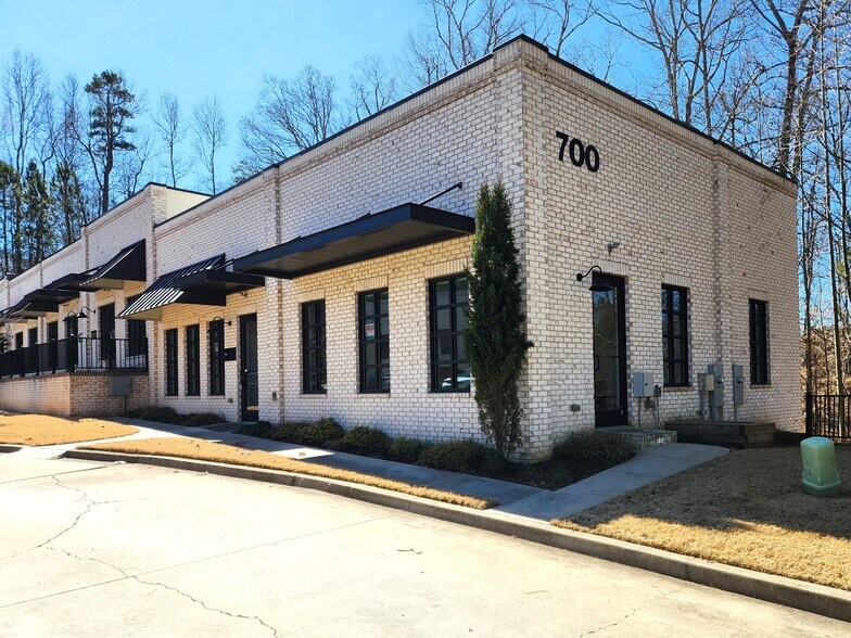 More Photos Of 6110 McFarland Station Dr, Alpharetta Medical For Lease