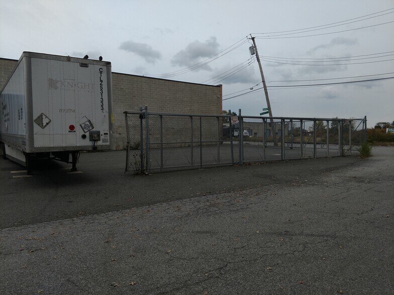 More Photos Of 33 Baron Blvd, Staten Island Warehouse For Lease