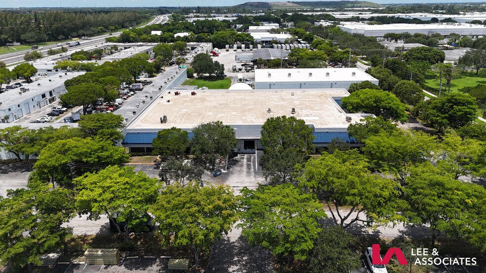 More Photos Of 1721 Blount Rd, Pompano Beach Warehouse For Lease