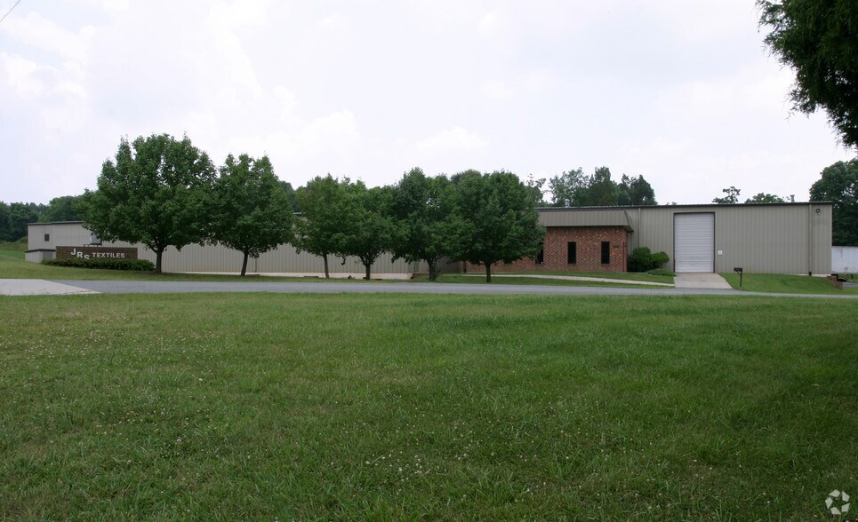 More Photos Of 2824 Anthony Rd, Burlington Manufacturing For Lease