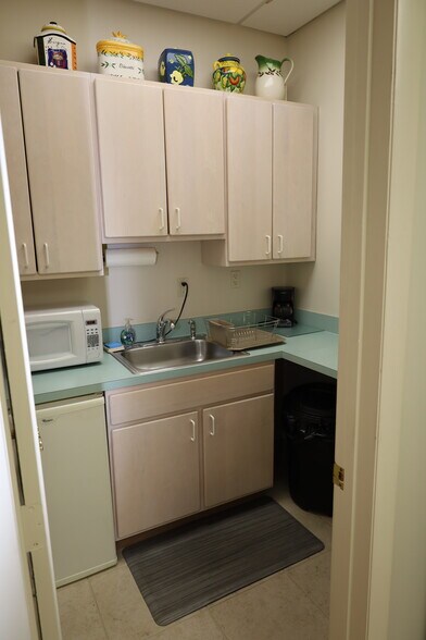 More Photos Of 4799 N Federal Hwy, Boca Raton Medical For Lease