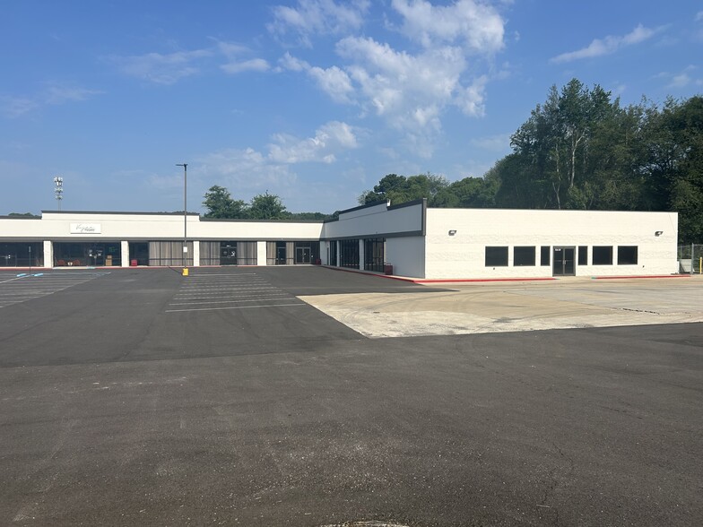 More Photos Of 4701 Meridian St, Huntsville Unknown For Lease
