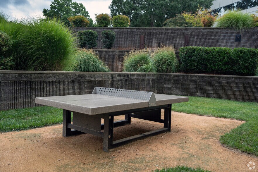 More Photos Of 6601 Six Forks Rd, Raleigh Office For Lease