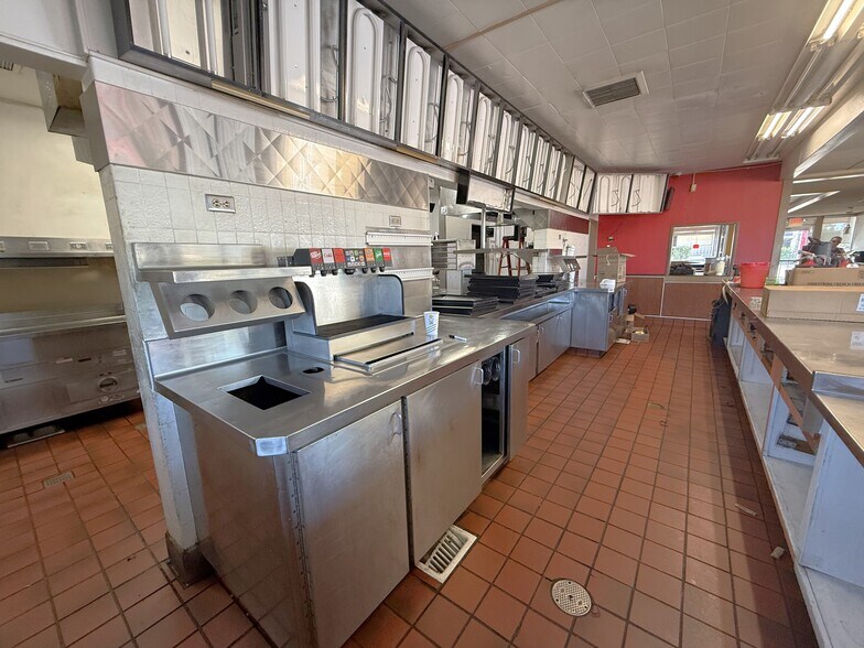 More Photos Of 501 S Chinowth St, Visalia Fast Food For Sale