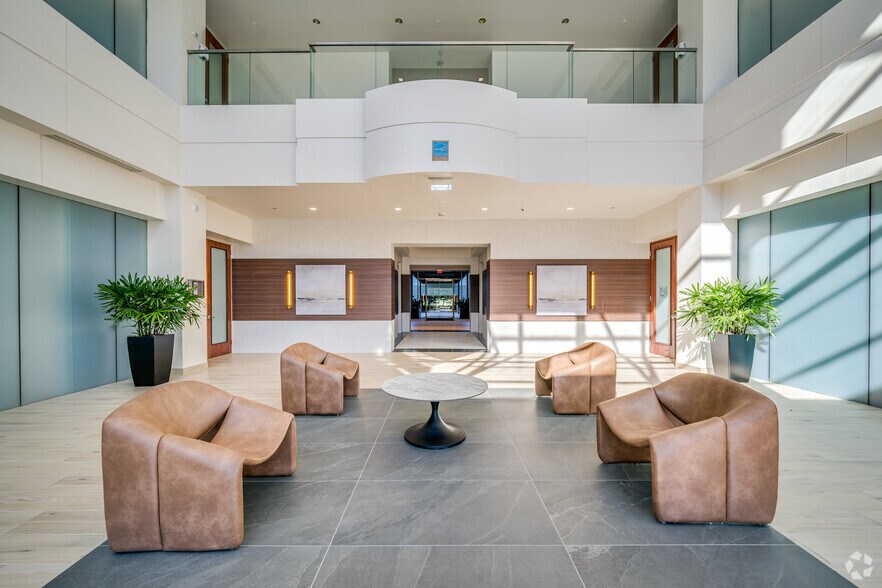 More Photos Of 2525 Bay Area Blvd, Houston Unknown For Lease