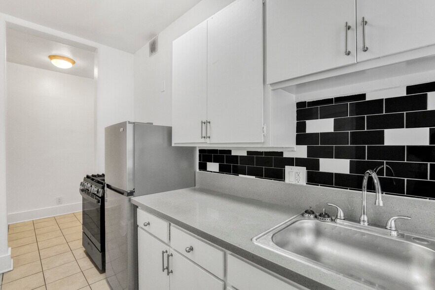 More Photos Of 667 S Carondelet, Los Angeles Multifamily For Sale