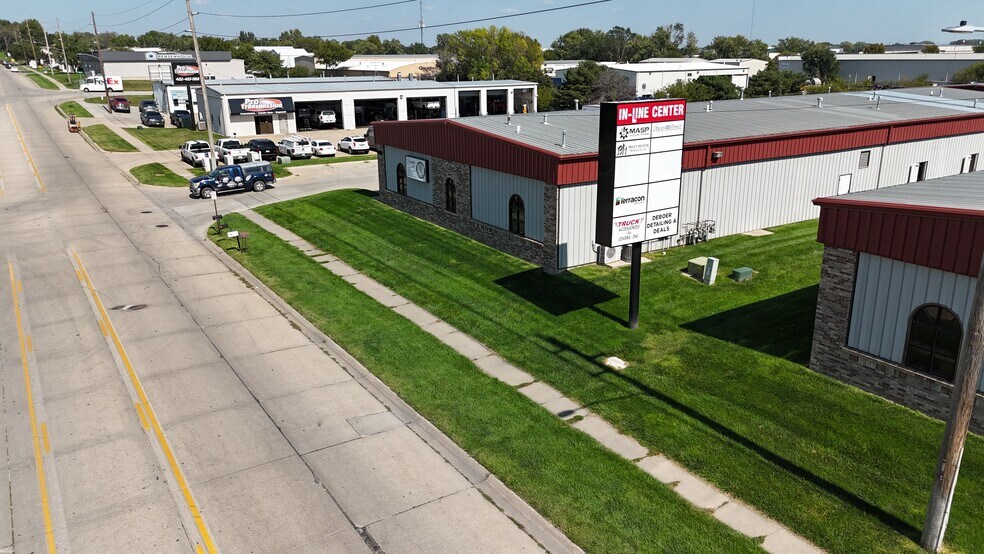 More Photos Of 3260 N 20th St, Lincoln Flex For Lease