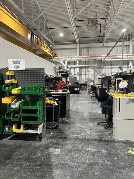 More Photos Of 265 Spring Lake Dr, Itasca Showroom For Lease