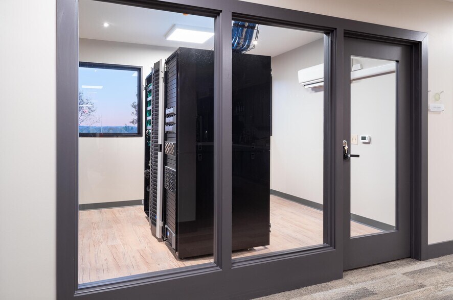 More Photos Of 475 N Weaber St, Annville Office For Sale