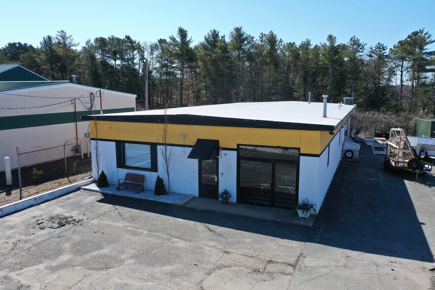 More Photos Of 3095 Cranberry Hwy, East Wareham Freestanding For Sale