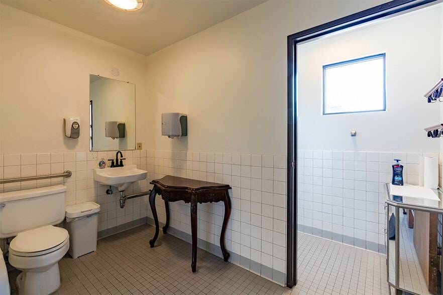 More Photos Of 1500 Crenshaw Blvd, Torrance Medical For Lease