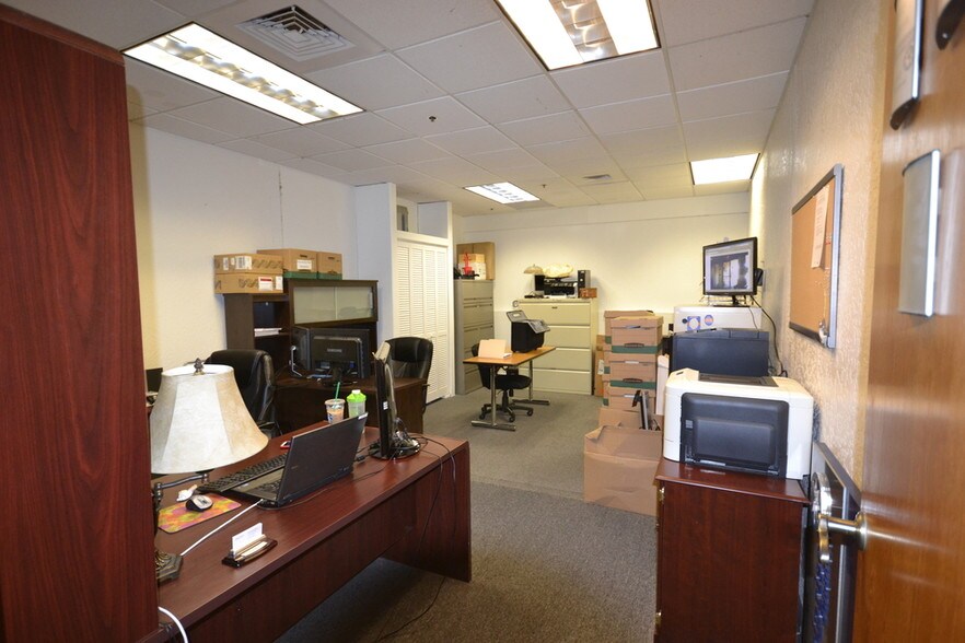 More Photos Of 10240 W Bell Rd, Sun City Office For Lease