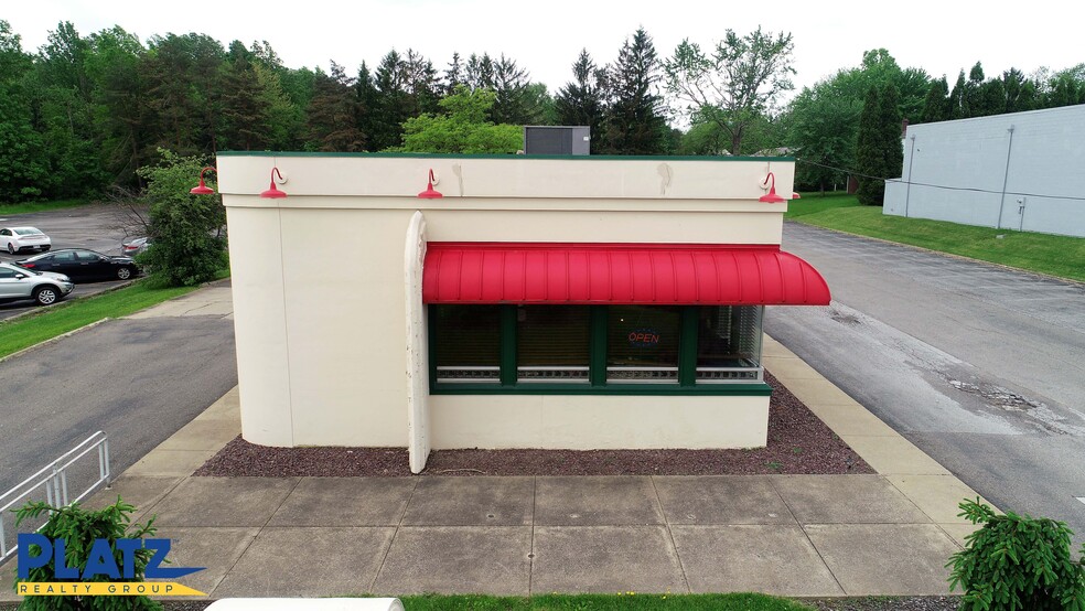 More Photos Of 4837 Mahoning Ave, Youngstown Restaurant For Lease