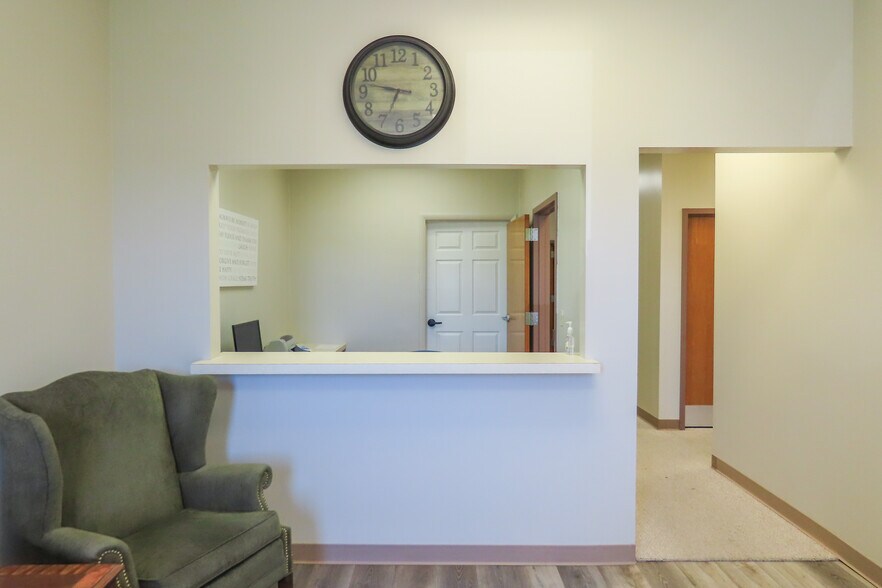 More Photos Of 500-514 W Atlanta St, Broken Arrow Medical For Lease