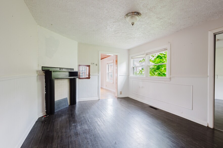 More Photos Of , Lexington Specialty For Sale