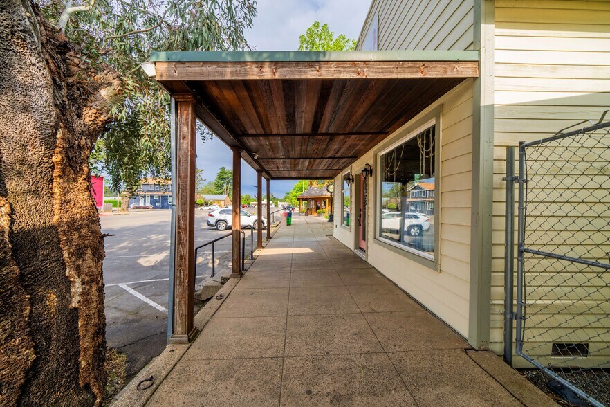 More Photos Of 20832 Front St, Cottonwood General Retail For Sale