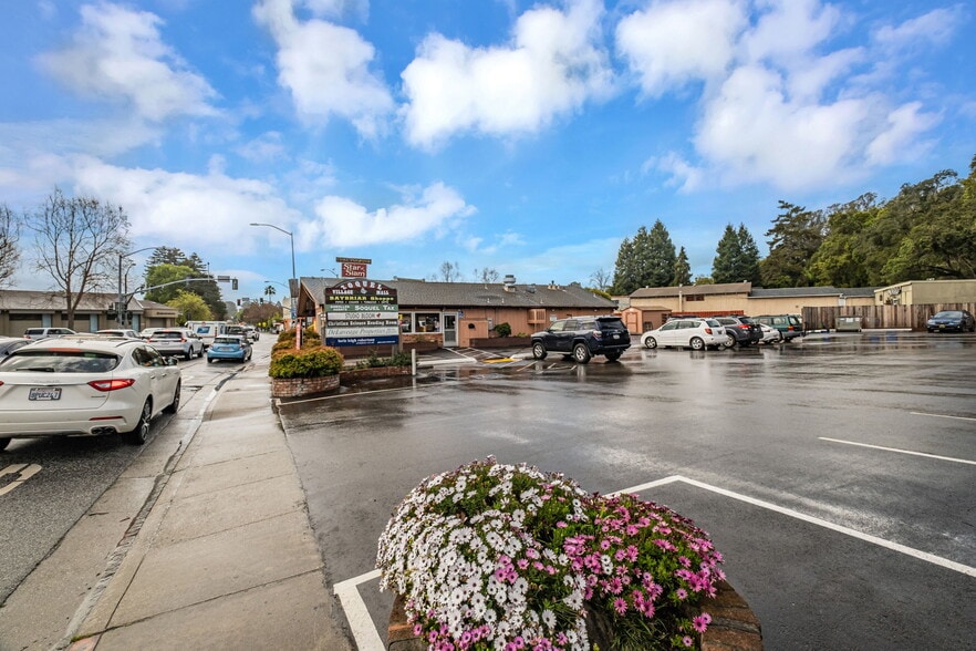More Photos Of 3013-3035 Porter St, Soquel Office For Sale