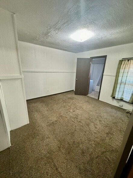 More Photos Of 115 E 9th, Concordia Multifamily For Sale