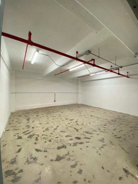 More Photos Of 901 E 31st St, Los Angeles Manufacturing For Lease