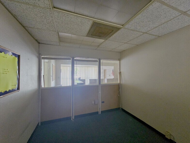 More Photos Of 425 S Lee St, Whiteville Office For Sale