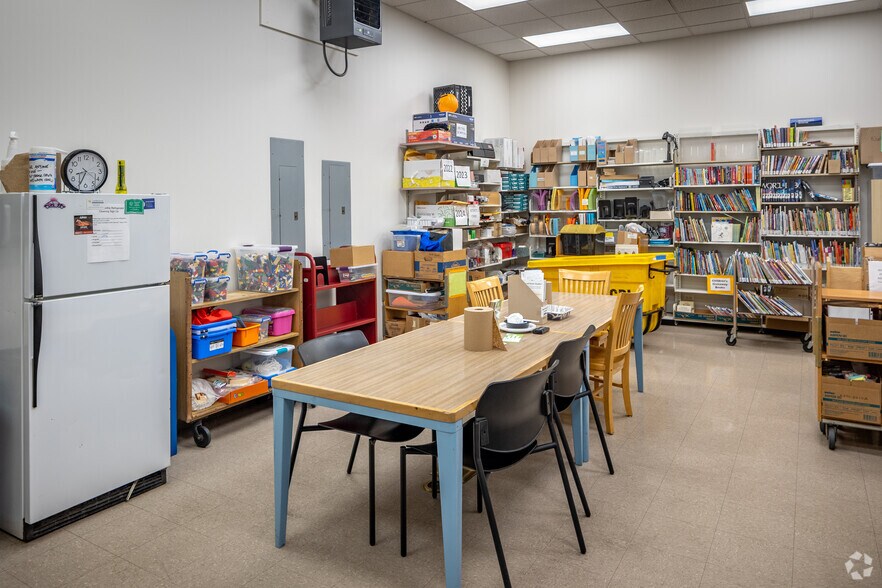 More Photos Of 4300-12 W North Ave, Chicago Freestanding For Sale