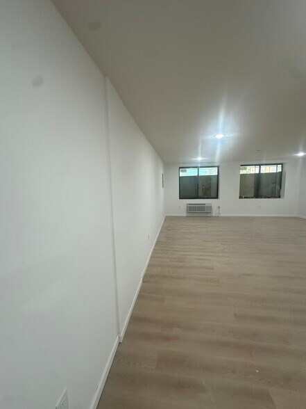 More Photos Of 947 College Ave, Bronx Medical For Lease