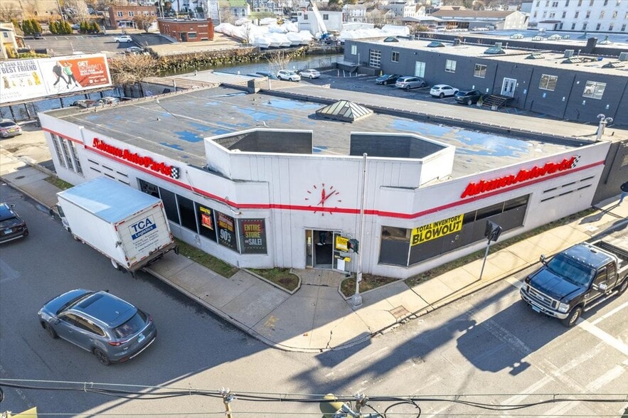 More Photos Of 10 Mill St, Port Chester Freestanding For Lease