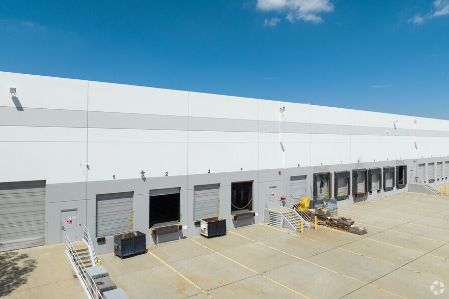 More Photos Of 13489 Jurupa Ave, Fontana Warehouse For Lease