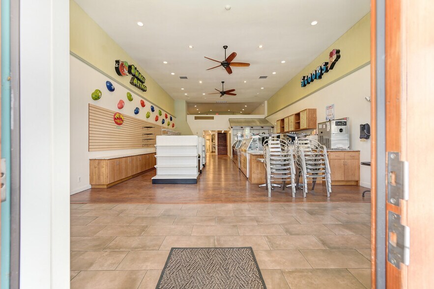 More Photos Of 27 S Main St, Colfax Storefront For Lease