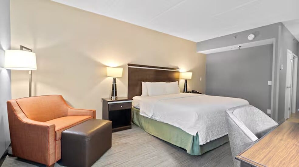 More Photos Of 450 Parkway 575, Woodstock Hotel For Sale