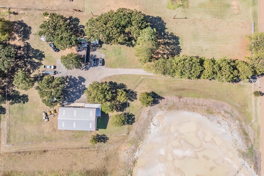 More Photos Of 327 County Road 4851, Newark Industrial For Lease