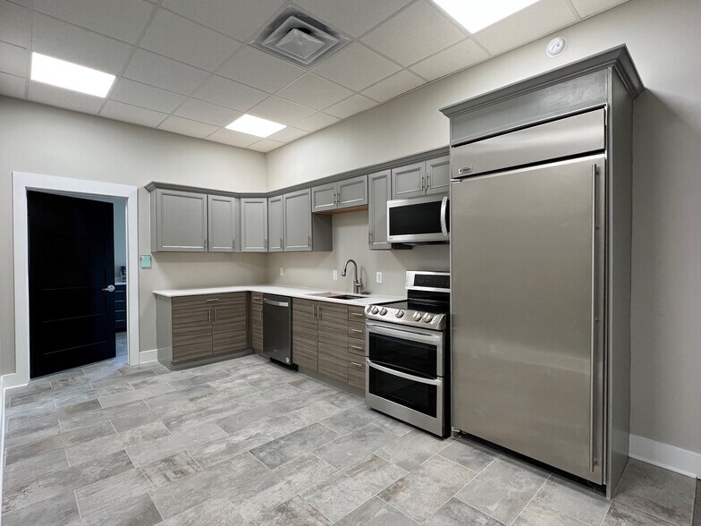 More Photos Of 200 S Pendleton Ave, Pendleton General Retail For Sale