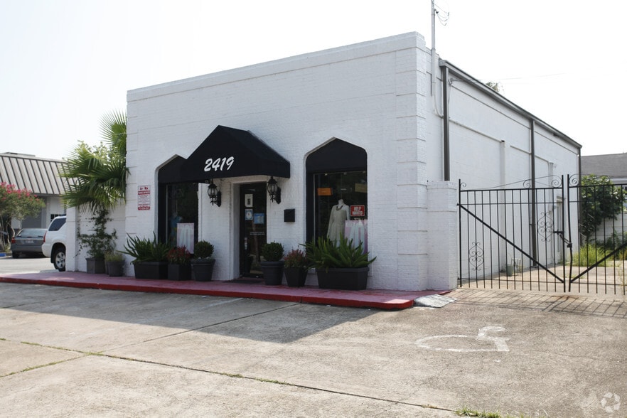 More Photos Of 2419 S Shepherd Dr, Houston Freestanding For Sale