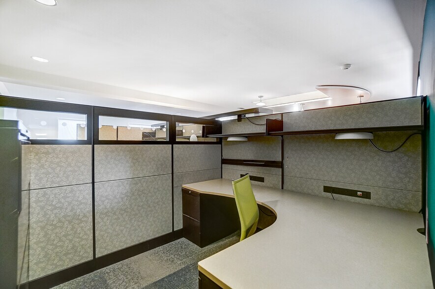 More Photos Of 3925-3927 Brotherton Rd, Cincinnati Office For Sale