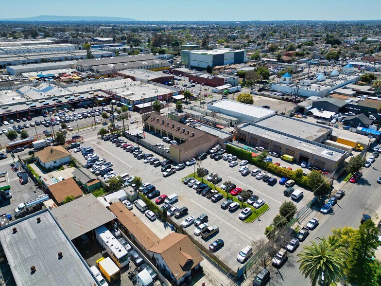 More Photos Of 1833 E Vernon Ave, Los Angeles General Retail For Sale