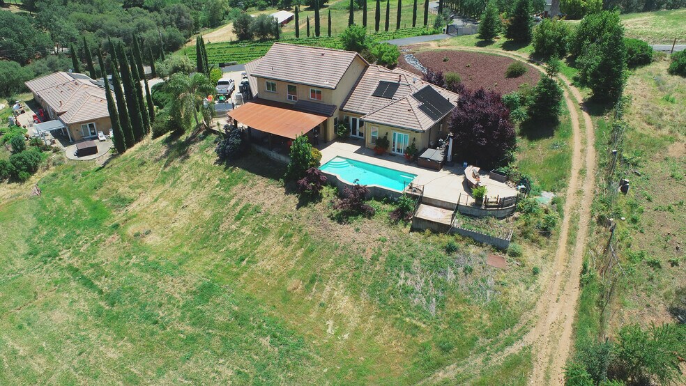 More Photos Of 7071 Ridge Road, Newcastle Winery Vineyard For Sale