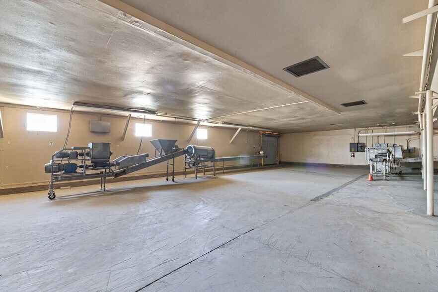 More Photos Of 82291 Avenue 61, Thermal Distribution For Sale