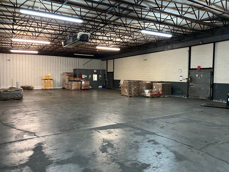 More Photos Of 4744 Singleton Station Rd, Louisville Distribution For Lease