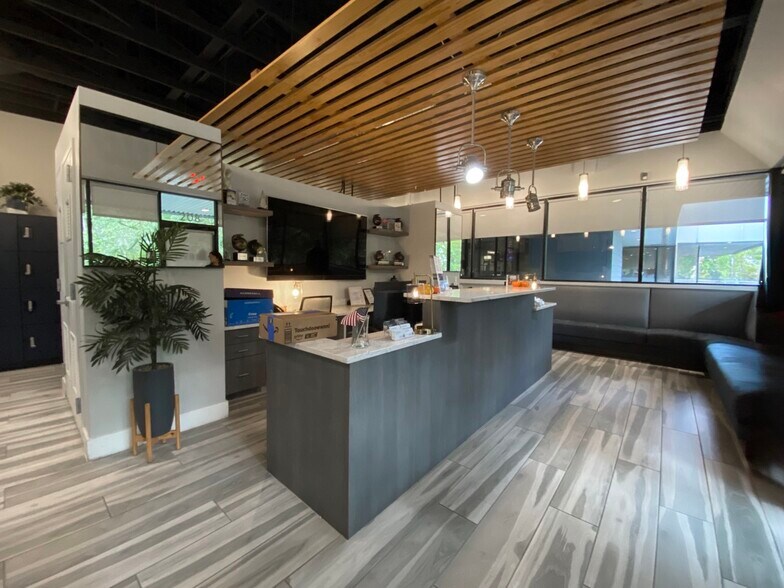 More Photos Of 7563 Philips Hwy, Jacksonville Office For Sale