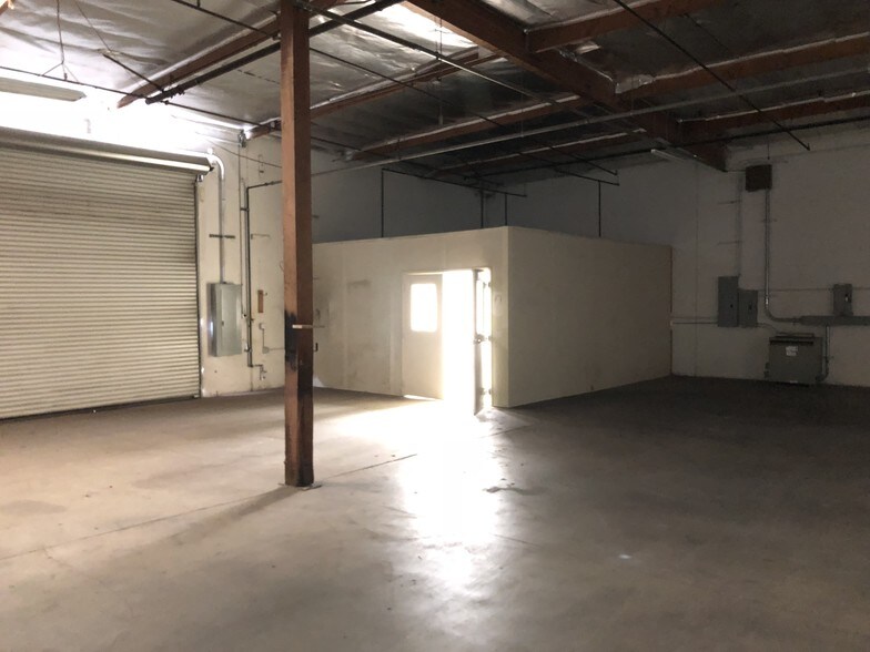 More Photos Of 1250 Railroad St, Corona Warehouse For Lease