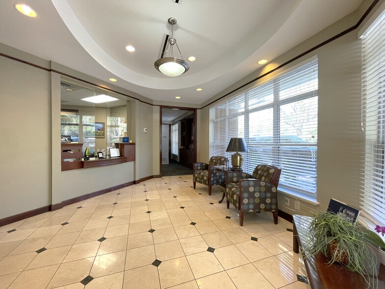 More Photos Of 4965 NW 8th Ave, Gainesville Office For Lease