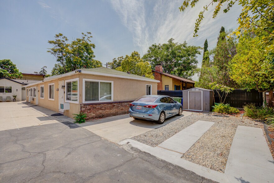 More Photos Of 11334 Oxnard St, North Hollywood Apartments For Sale