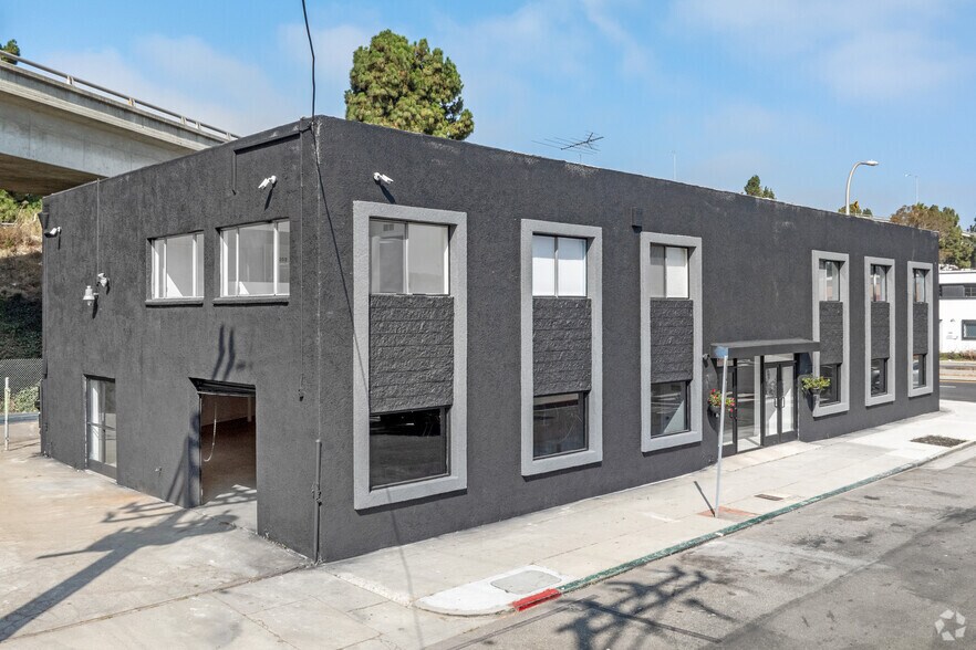 Primary Photo Of 11520 Jefferson Blvd, Culver City Light Distribution For Sale