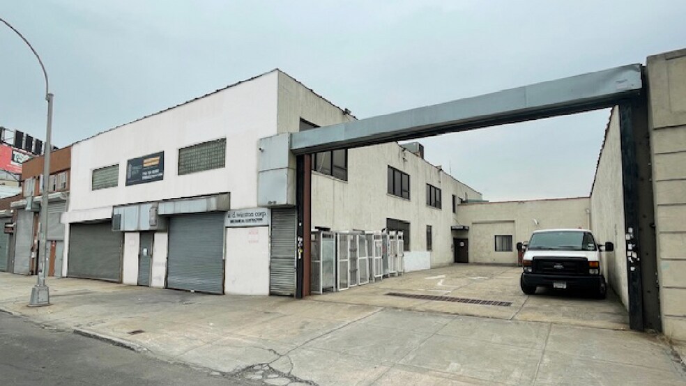 More Photos Of 4315 36th St, Long Island City Industrial For Lease
