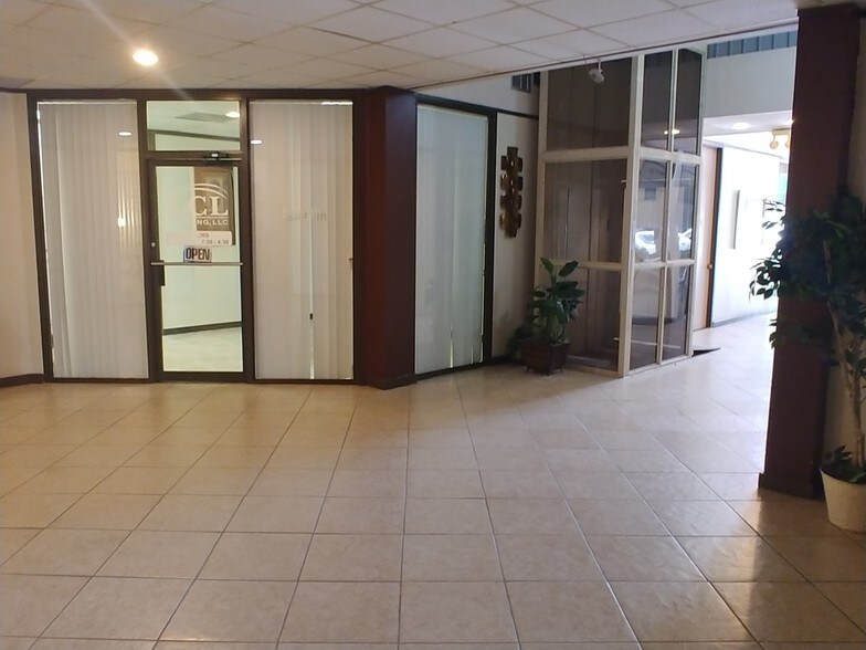 More Photos Of 3222 Burke Rd, Pasadena Office For Lease