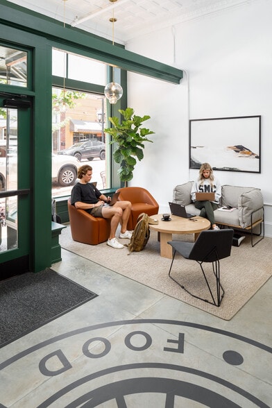 More Photos Of 215 Trade St, Greer Storefront Retail Office For Lease